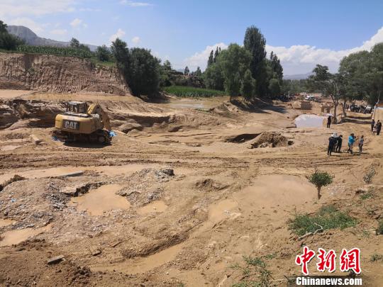 甘肃雨水连绵致多地成灾 民众需防范洪涝泥石流等灾害