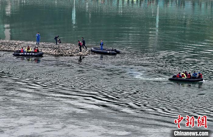 李雨阗|四川苍溪民警跳江救人失联 搜救4天后找到遗体