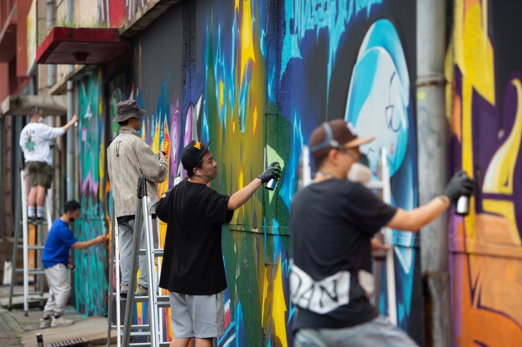 2021北京798艺术节开幕 包含多场展览及街头涂鸦潮流艺术集市等公共活动