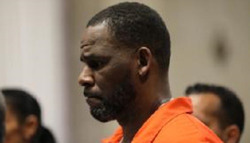 CNN：娱乐名人R&B黑人歌手凯利被控性剥削和敲诈勒索罪是掠夺者 受害者包括儿童